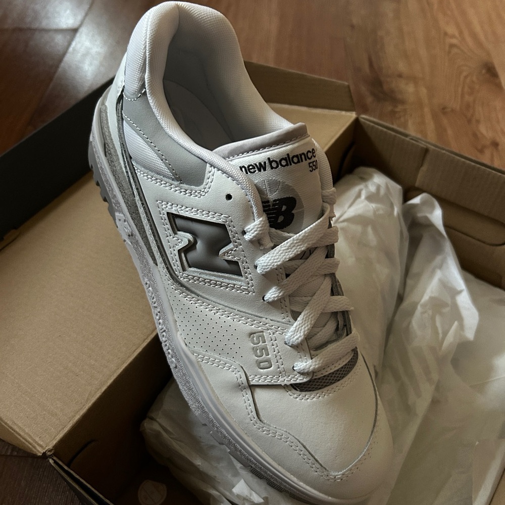 Women’s New Balance 550